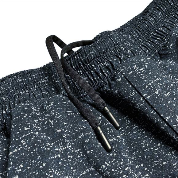 LULULEMON Men's L Pace Breaker Lined Short 9" in Mix Match Asphalt Grey Black - Picture 4 of 8